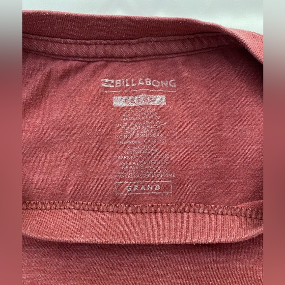 Billabong Red T-Shirt. Size Large - Picture 2 of 3